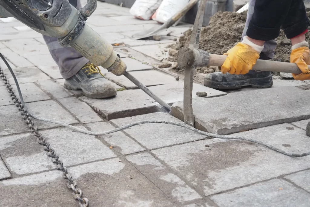 ’excavation de sous-sol et la sous-œuvre